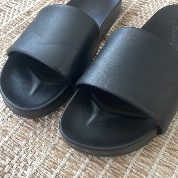 Universal Thread Slides - Picture 3 of 3